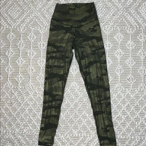 Women’s Offline Arie Camo High-Waist Leggings - Olive Green